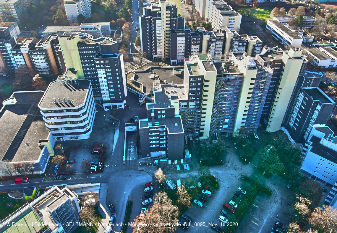 18.11.2020 - Marx-Zentrum und Wohnanalge Karl-Marx-Ring 52-62 in Neuperlach